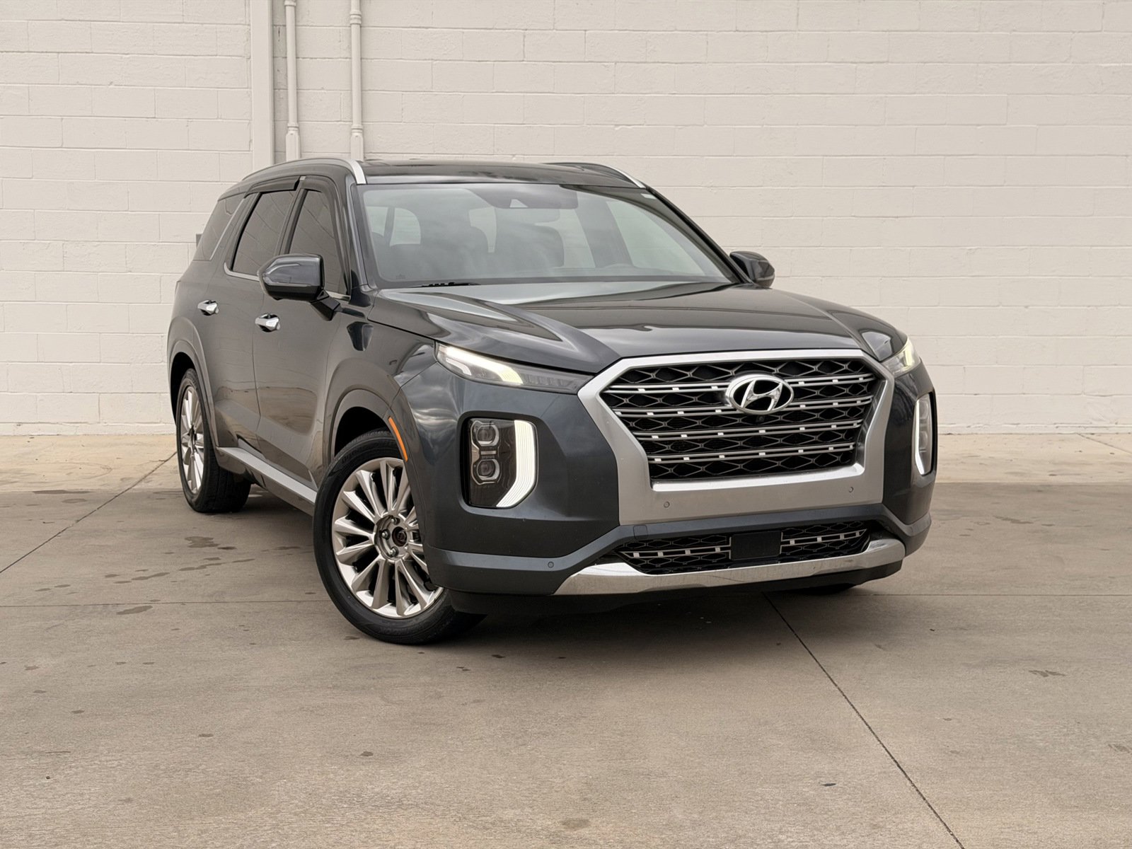 Used 2020 Hyundai Palisade Limited image 1