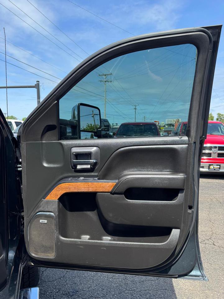 Used 2018 Chevrolet Silverado 3500 High Country w/ Duramax Plus Package AWD/4WD image 18