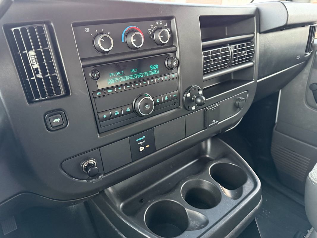 Used 2015 GMC Savana 3500 3500 image 9