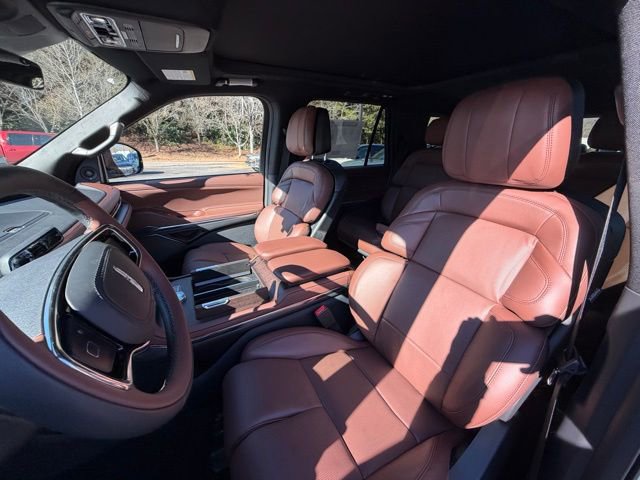 New 2025 Lincoln Navigator Reserve image 14