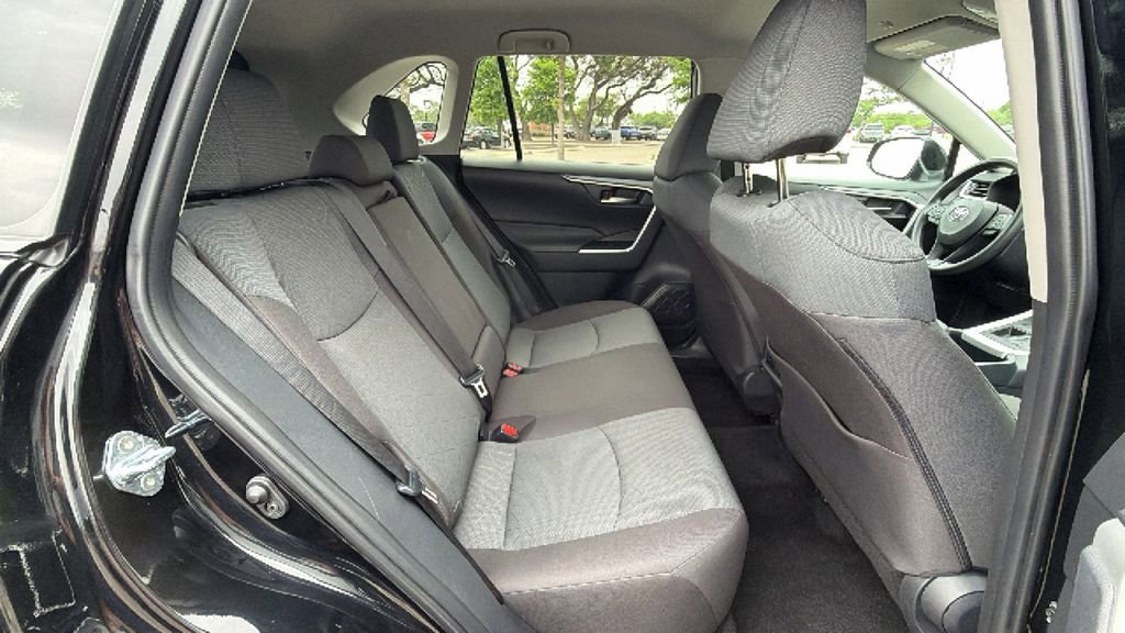 Certified 2025 Toyota RAV4 XLE image 38