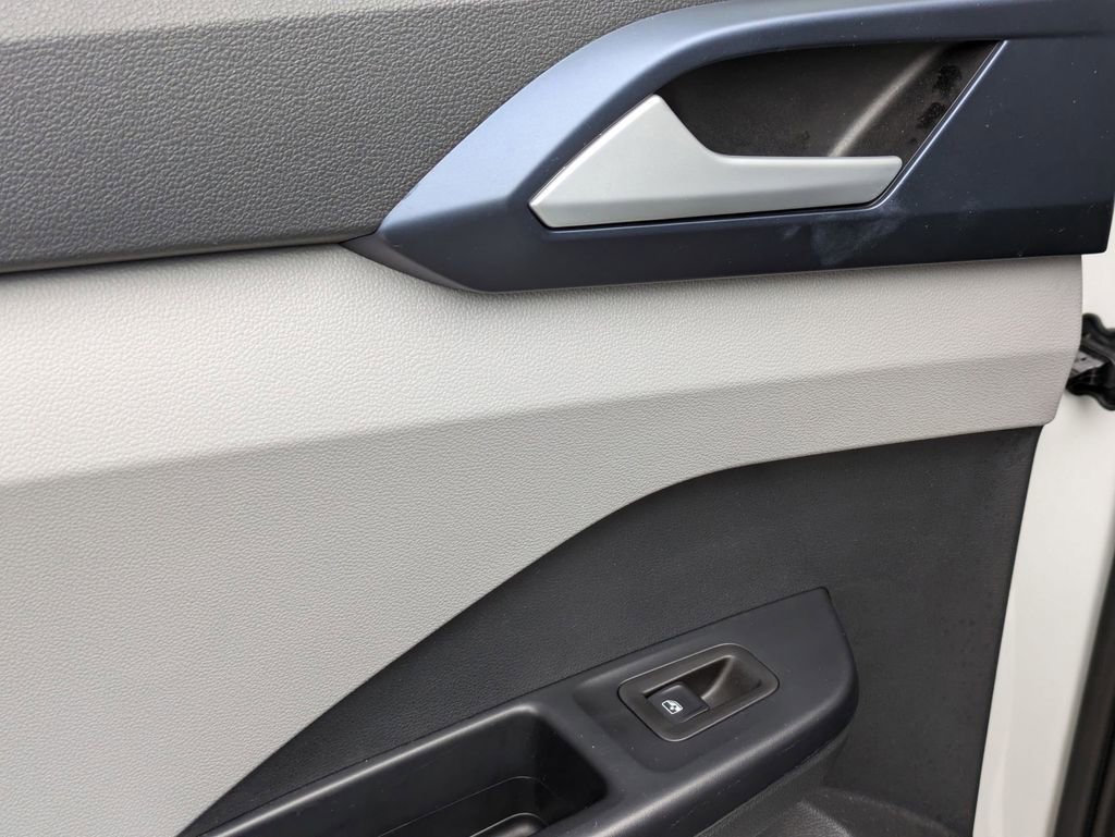 Used 2024 Volkswagen Taos SE image 26