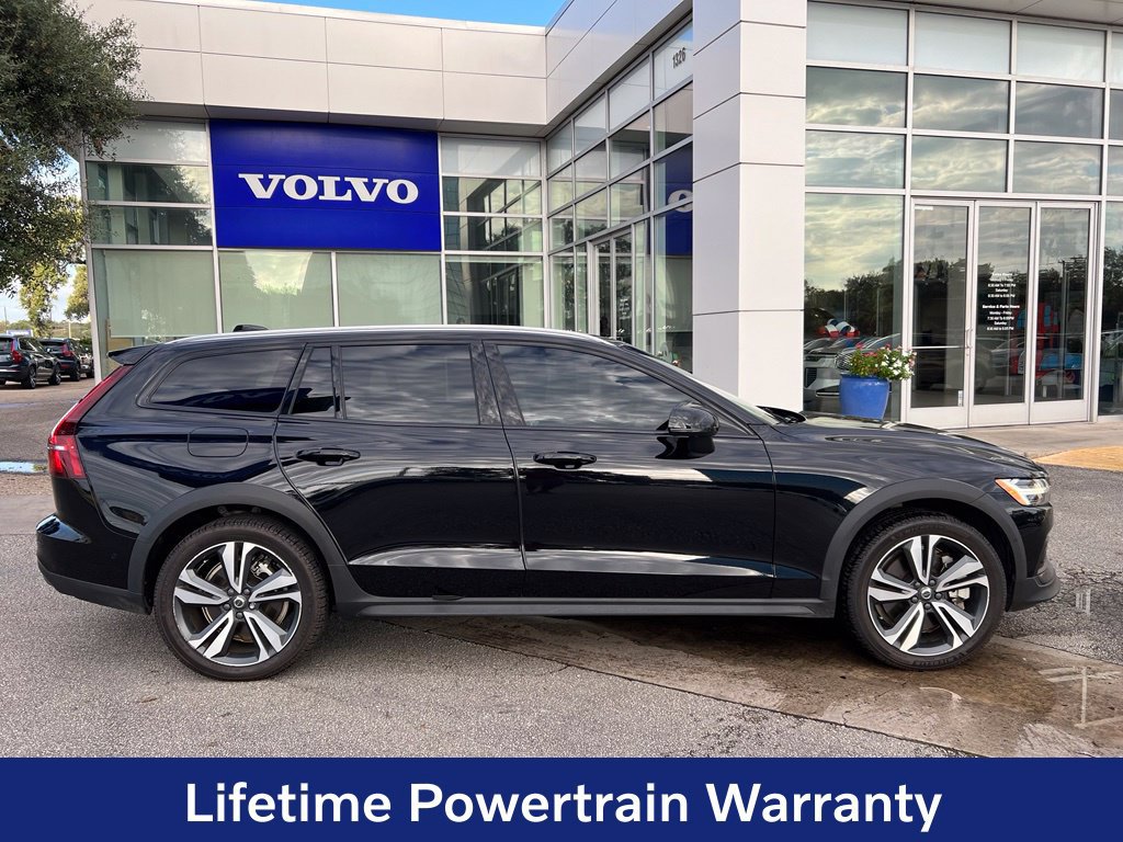 Certified 2024 Volvo V60 B5 Cross Country Plus w/ Protection Package Premier AWD/4WD image 8