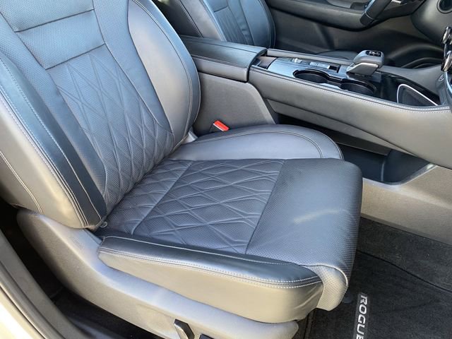 Used 2023 Nissan Rogue Platinum w/ Platinum Premium Package image 11
