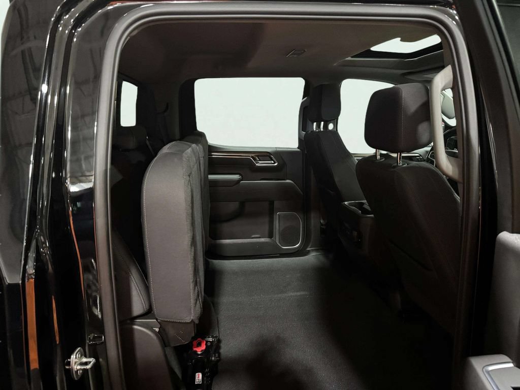 Used 2023 Chevrolet Silverado 1500 RST w/ Redline Edition AWD/4WD image 28