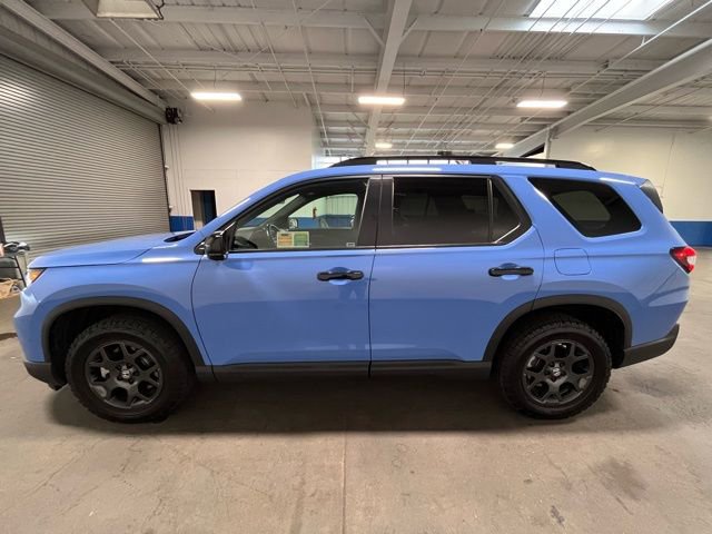 Used 2025 Honda Pilot TrailSport image 6