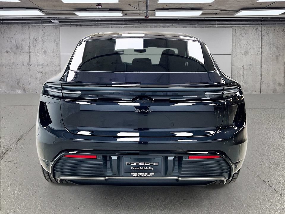 New 2026 Porsche Macan Turbo Electric AWD/4WD image 10
