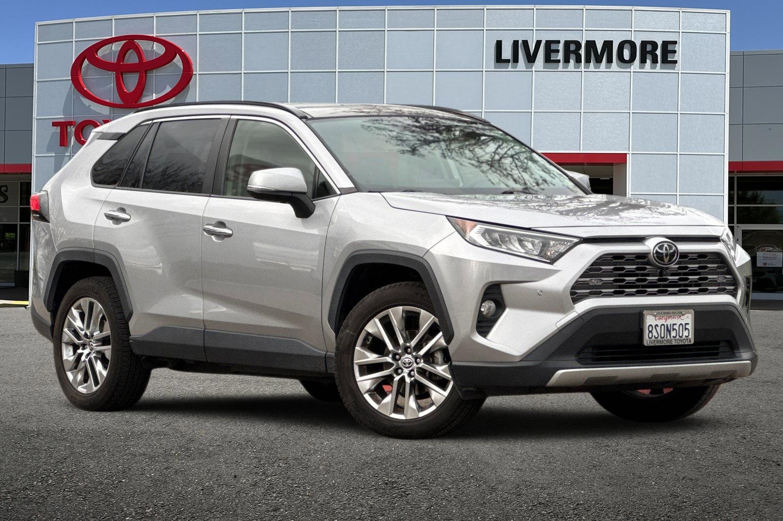 Used 2020 Toyota RAV4 Limited image 2