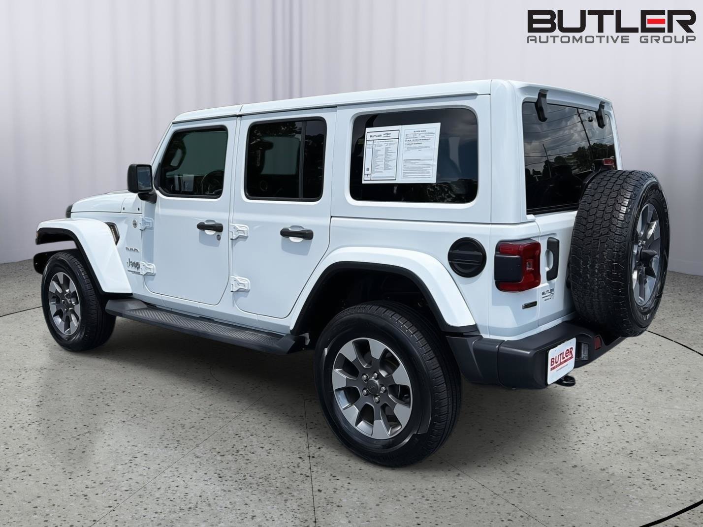 Used 2021 Jeep Wrangler Unlimited Sahara w/ Dual Top Group AWD/4WD image 4