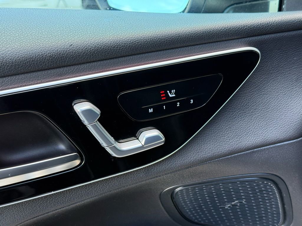 Certified 2025 Mercedes-Benz GLC 300 image 3