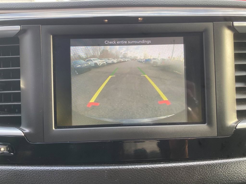 Used 2021 Chrysler Voyager LX image 21