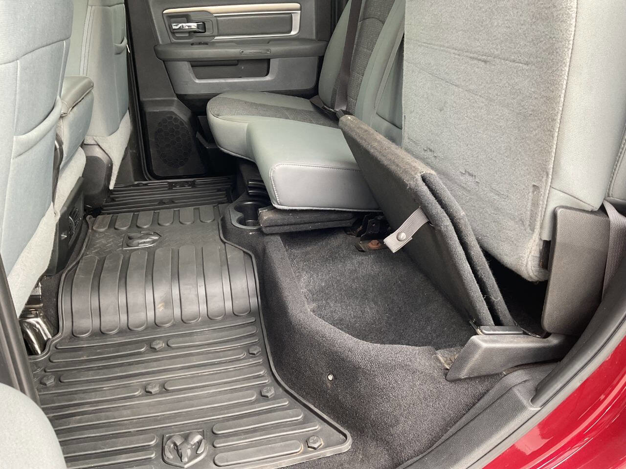 Used 2018 RAM 3500 SLT image 38