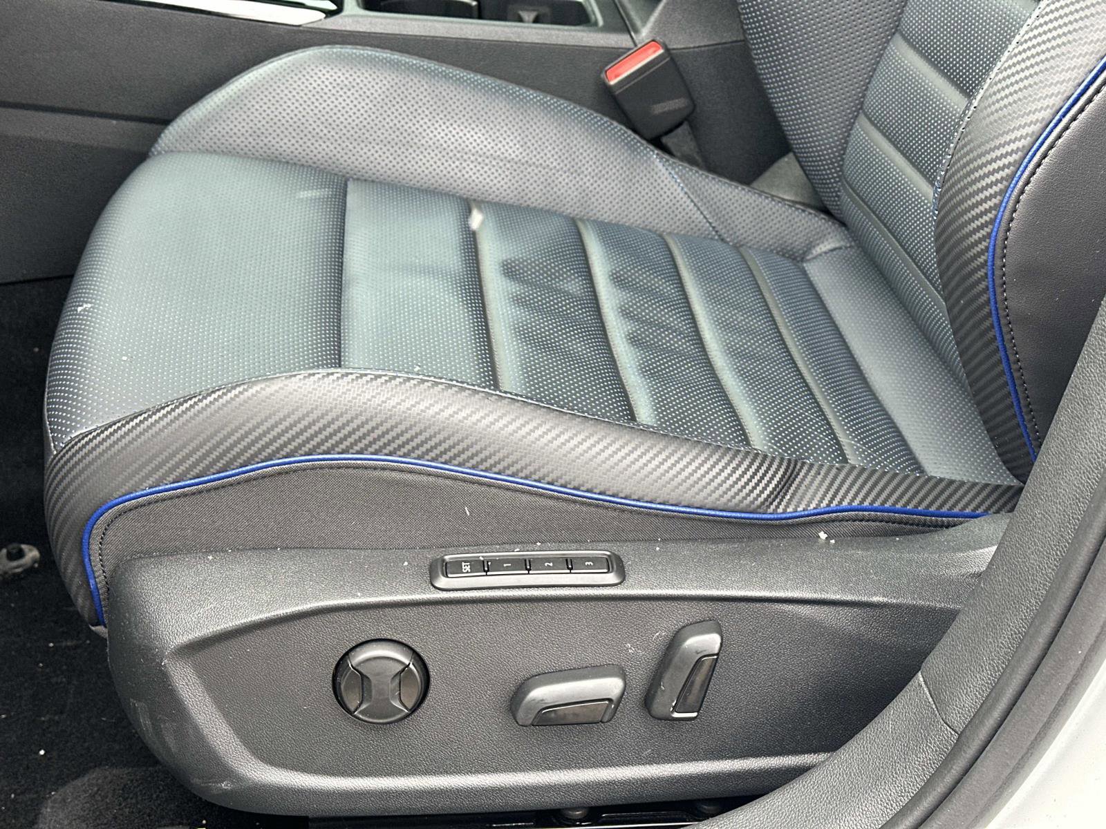 Used 2023 Volkswagen Golf R 2.0T DSG AWD image 17