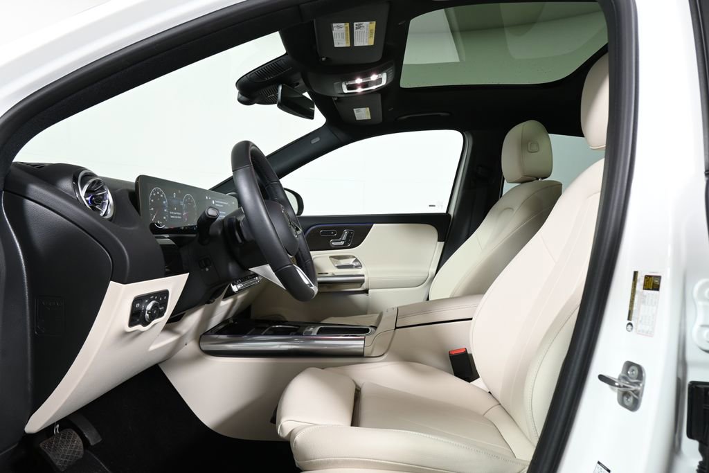 Used 2026 Mercedes-Benz GLA 250 4MATIC image 3