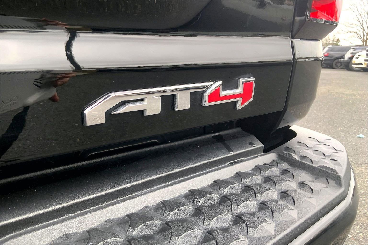 Used 2024 GMC Canyon AT4 AWD/4WD image 30