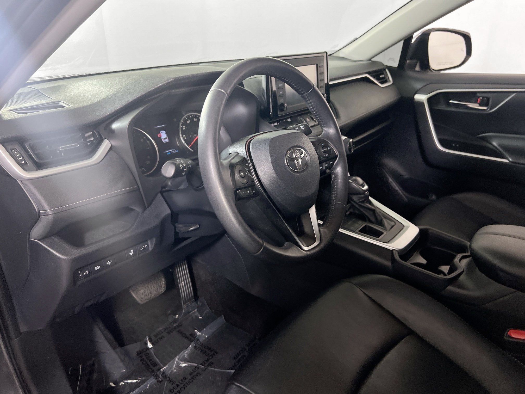 Used 2019 Toyota RAV4 XLE Premium w/ Cold Weather Package AWD/4WD image 9