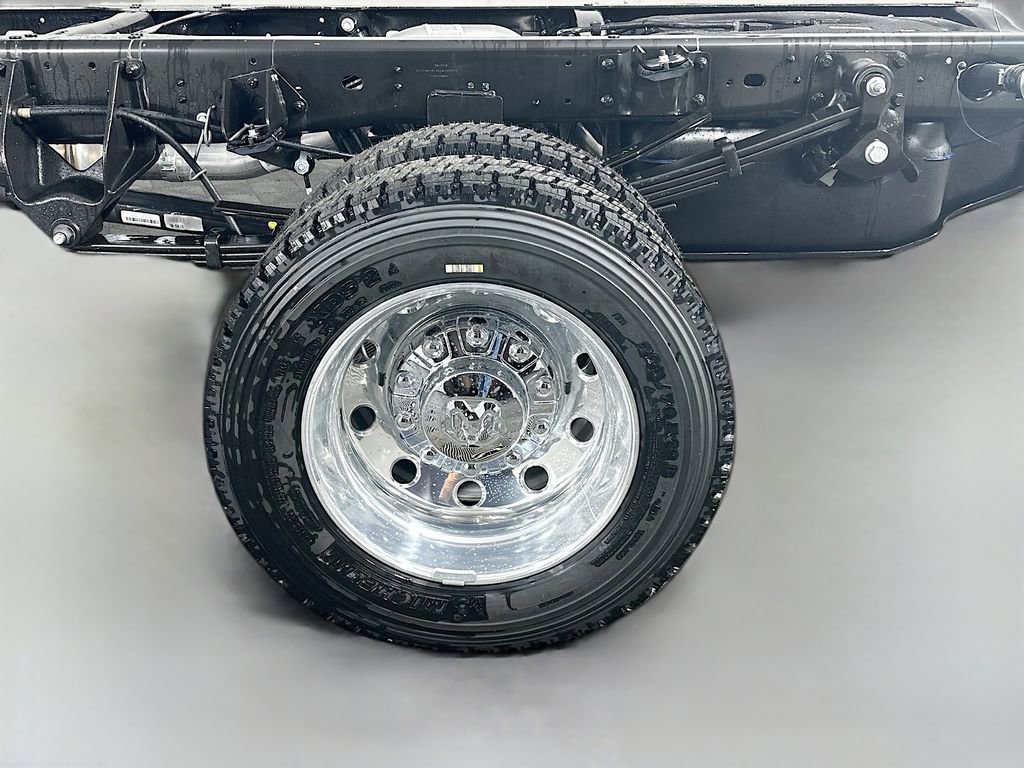 New 2026 RAM 4500 4x4 Crew Cab DRW w/ Laramie Trim Package image 16