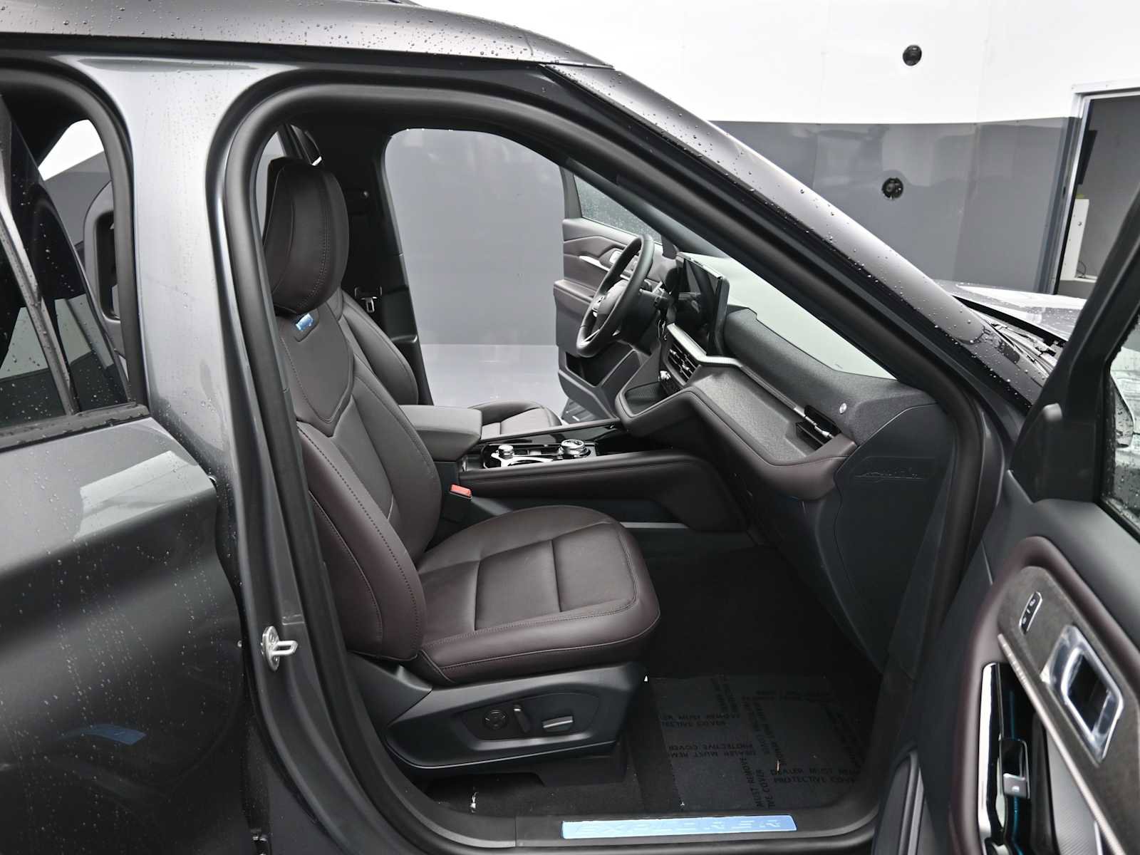 New 2026 Ford Explorer Platinum image 12