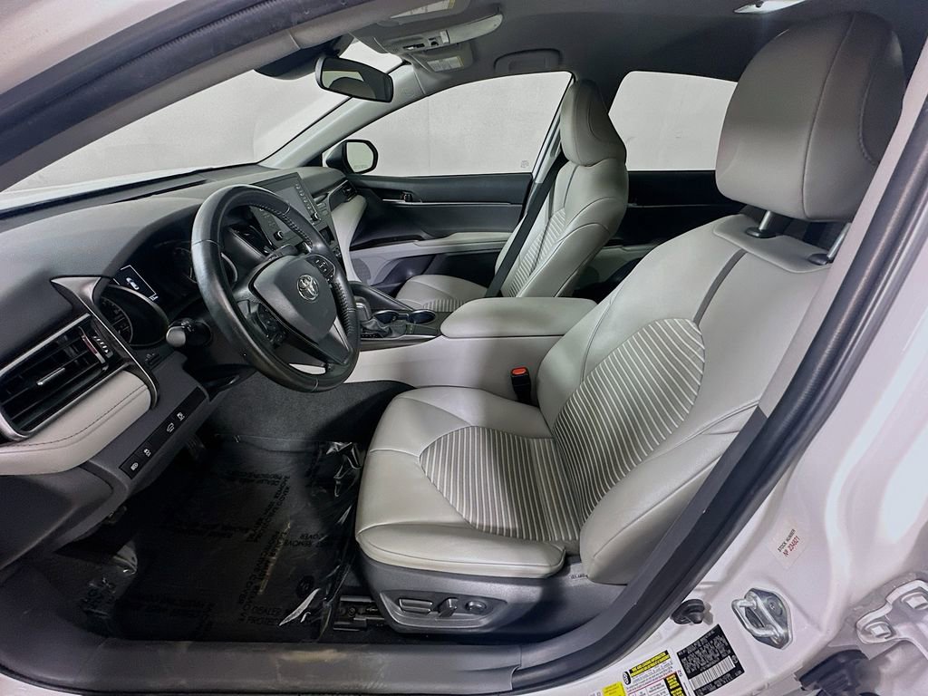 Used 2023 Toyota Camry SE image 14