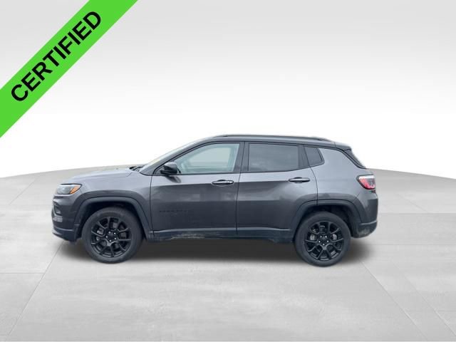 Used 2023 Jeep Compass Latitude w/ Convenience Group AWD/4WD image 3