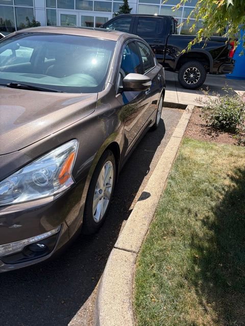 Used 2014 Nissan Altima 2.5 SV w/ Convenience Package FWD image 17
