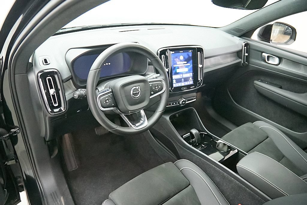 Certified 2023 Volvo XC40 Recharge Plus w/ Protection Package Premier AWD/4WD image 12