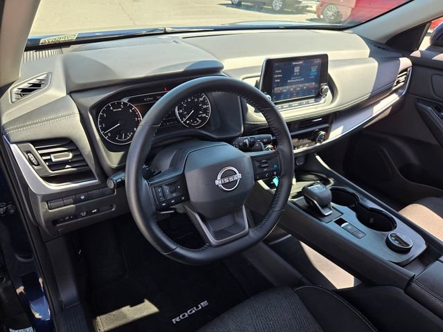 Used 2025 Nissan Rogue SV AWD/4WD image 9