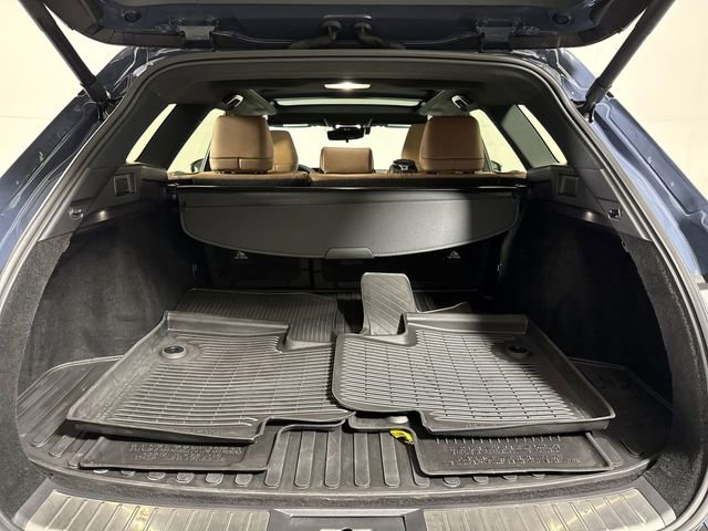 Used 2025 Toyota Crown Signia w/ Advanced Technology Package image 33