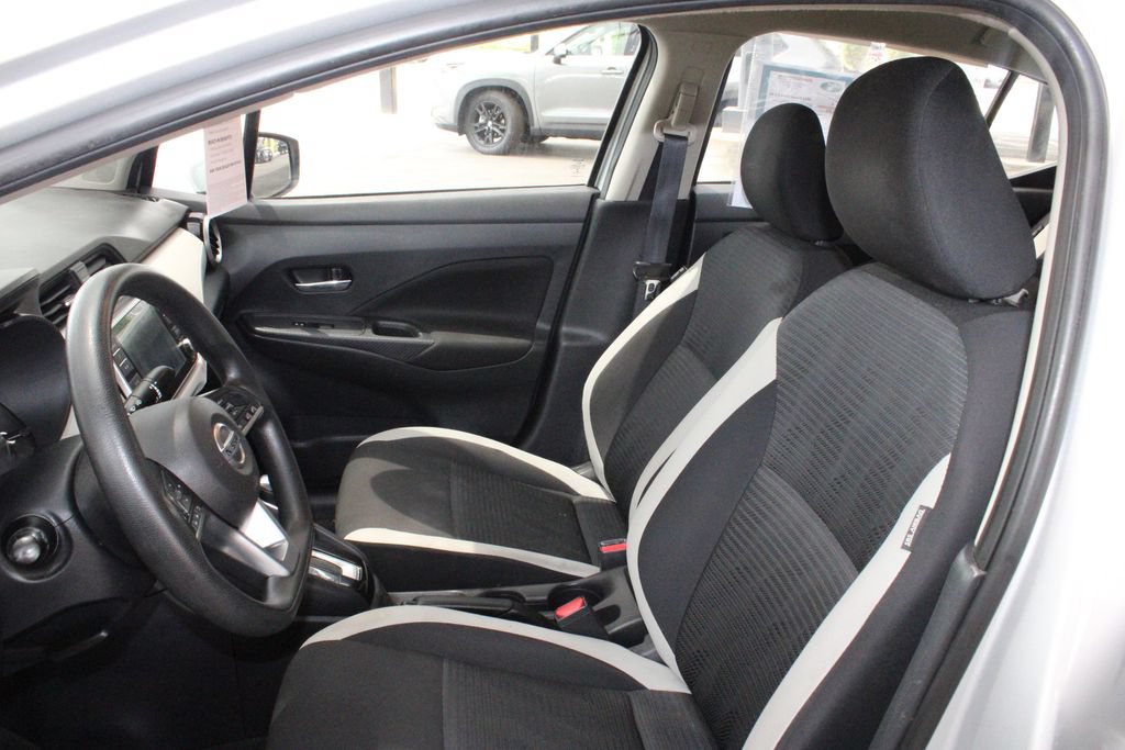 Used 2021 Nissan Versa SV FWD image 6