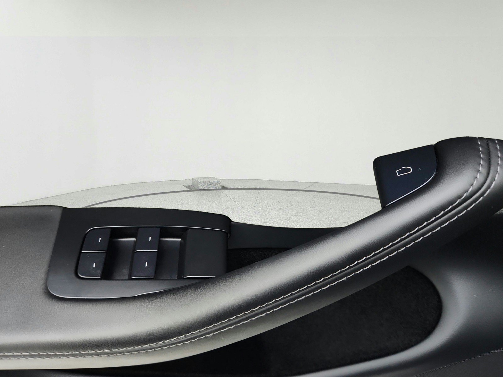 Used 2025 Tesla Model 3 Long Range RWD image 19