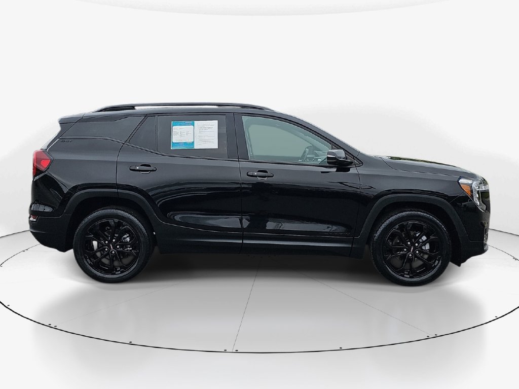Used 2022 GMC Terrain SLT w/ Infotainment Package II FWD image 5