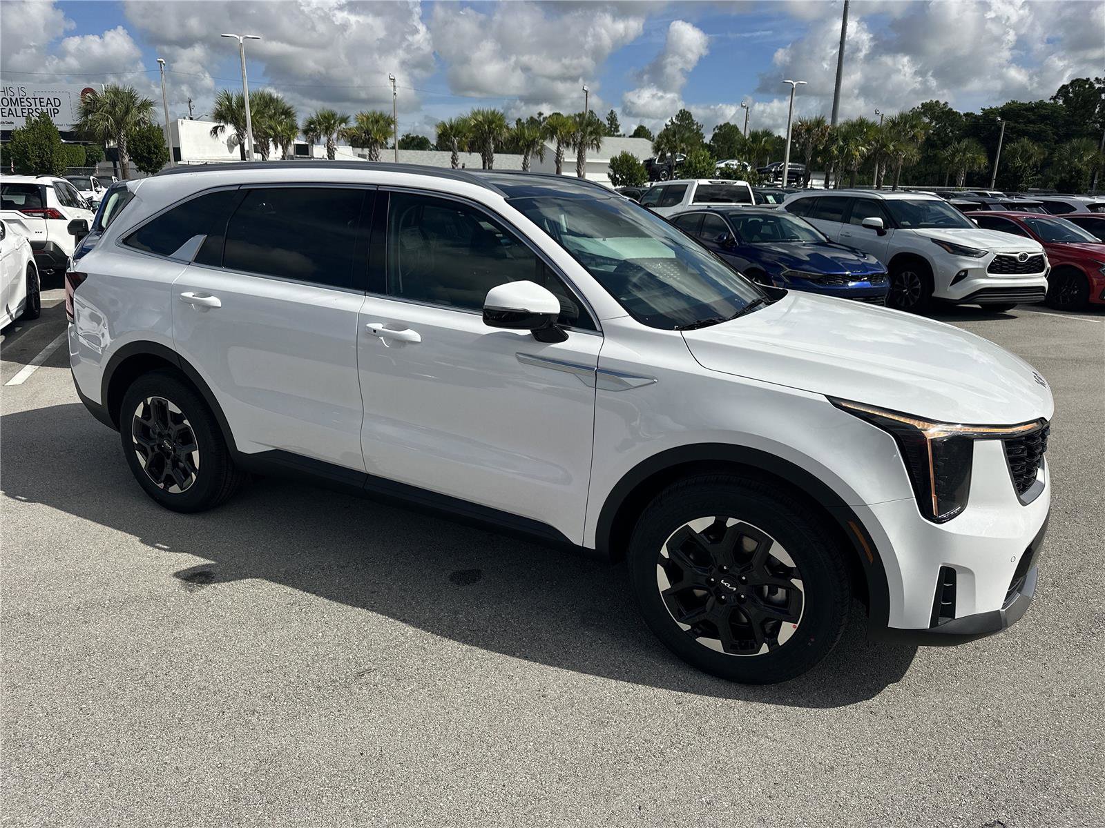 New 2026 Kia Sorento S image 3