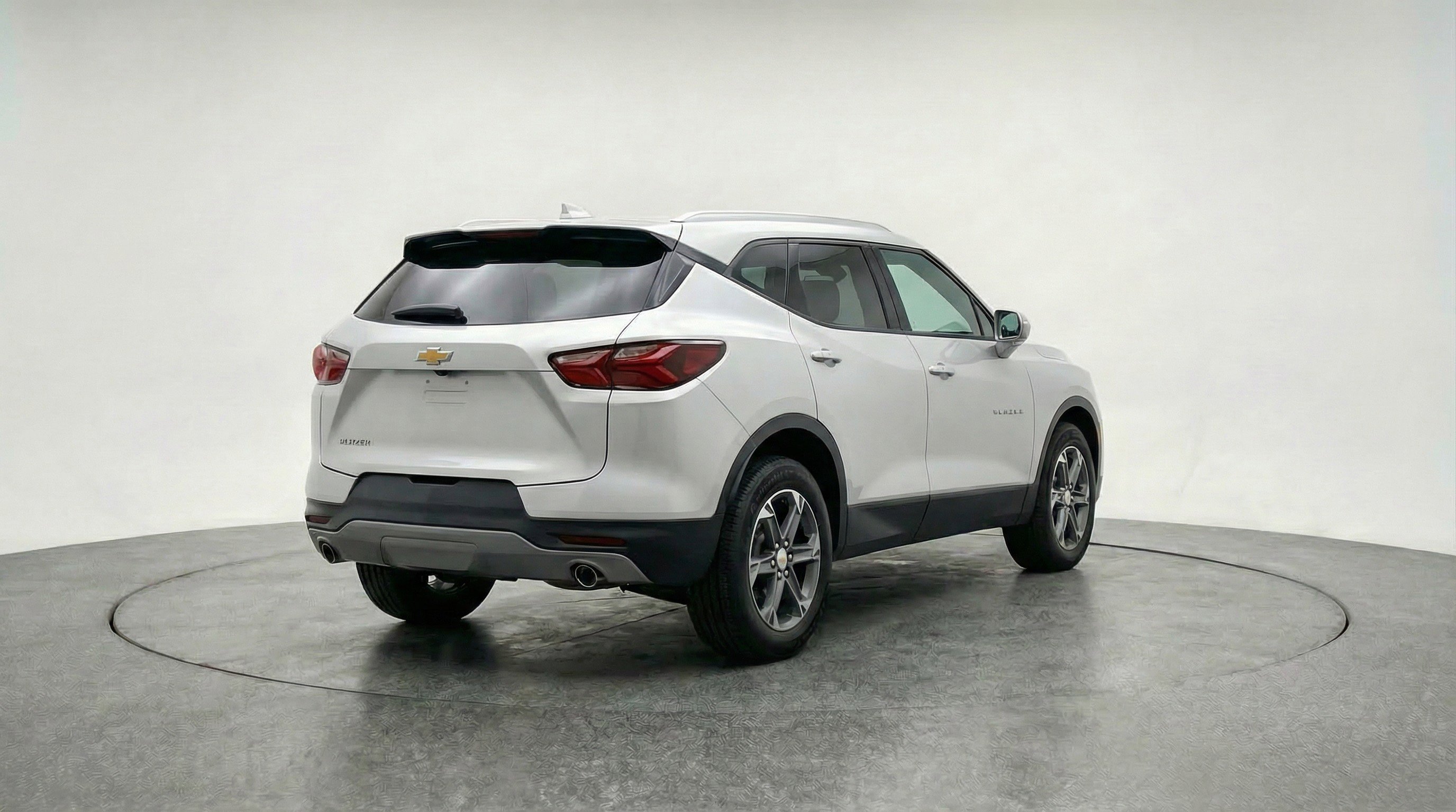 Used 2025 Chevrolet Blazer LT image 9