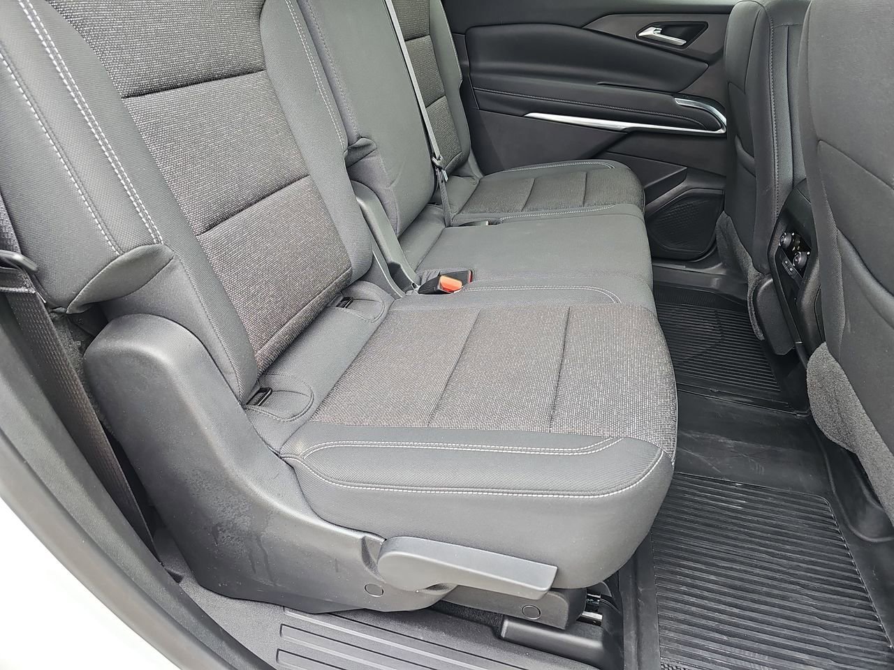 Certified 2025 Chevrolet Traverse LT w/ Sun and Wheel Package image 19