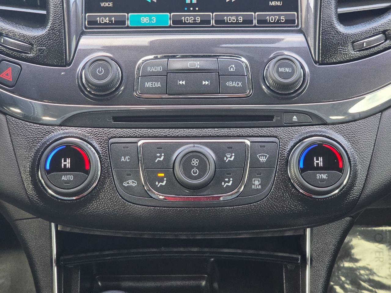 Used 2015 Chevrolet Impala LT FWD image 21