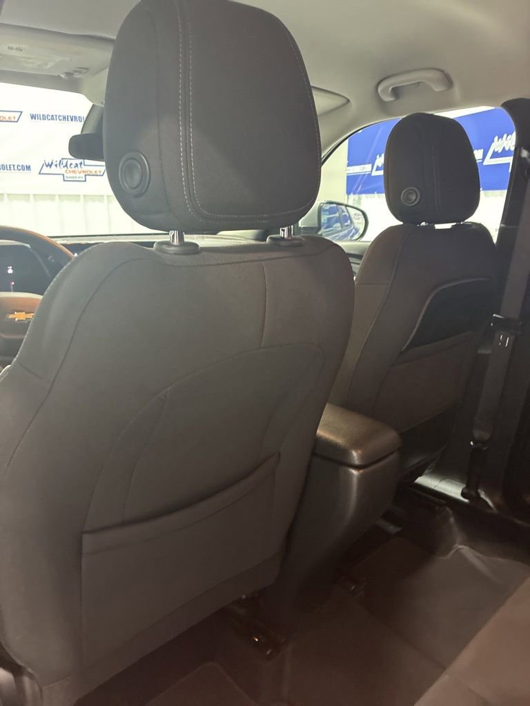 Used 2025 Chevrolet TrailBlazer LT AWD/4WD image 36