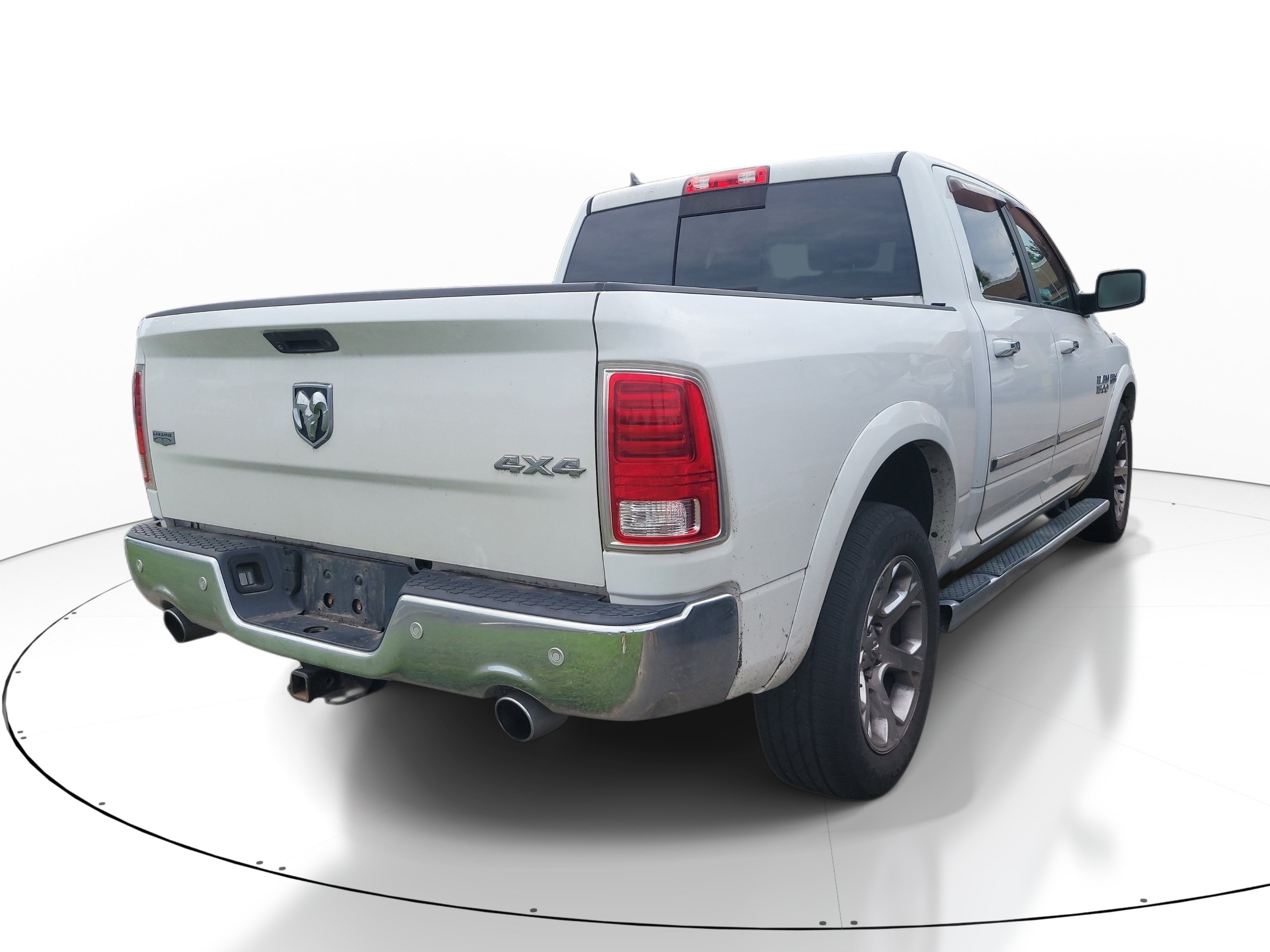 Used 2017 RAM 1500 Laramie w/ Convenience Group AWD/4WD image 4