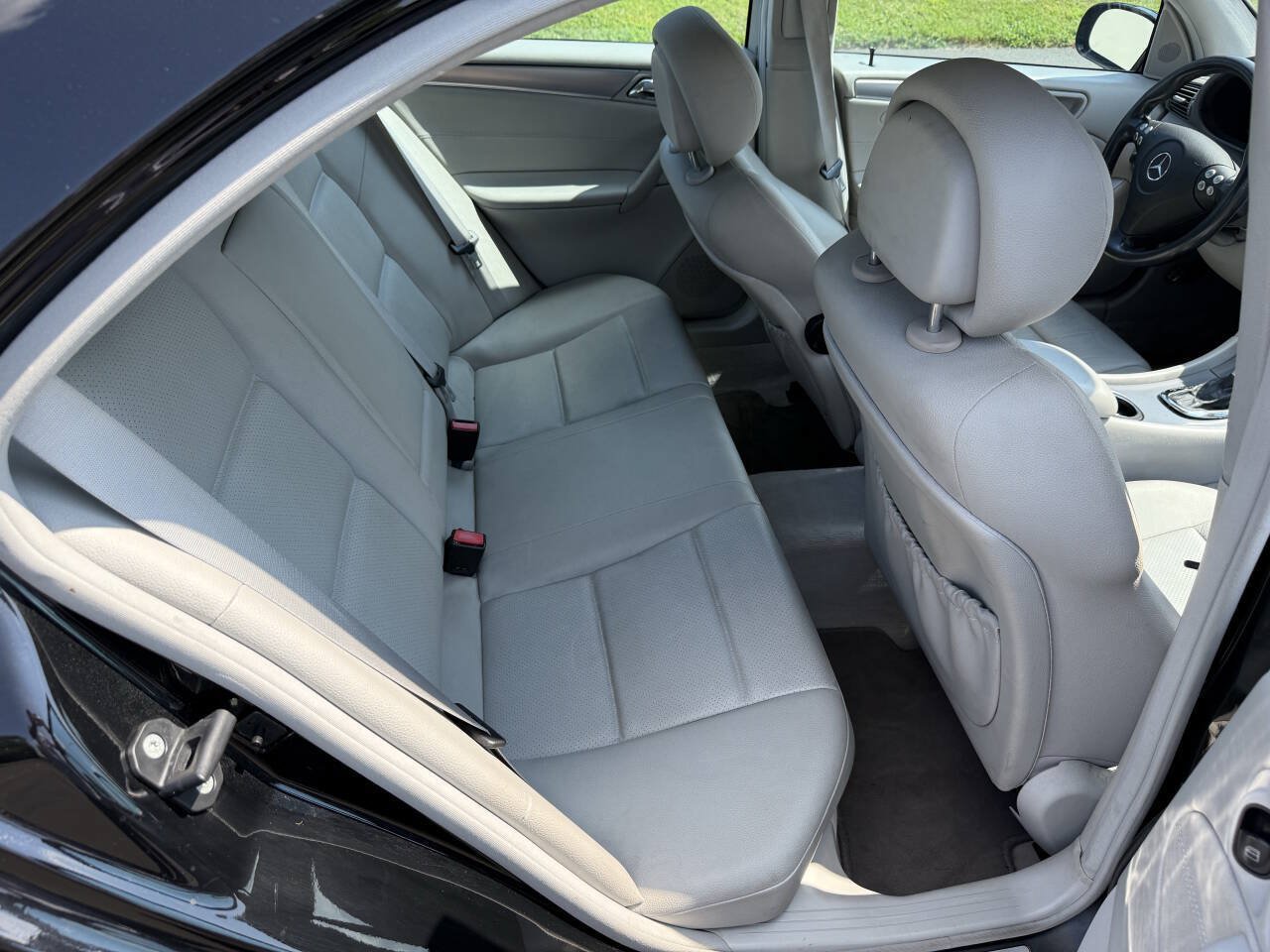 Used 2006 Mercedes-Benz C 230 Sedan w/ Sunroof Pkg image 19