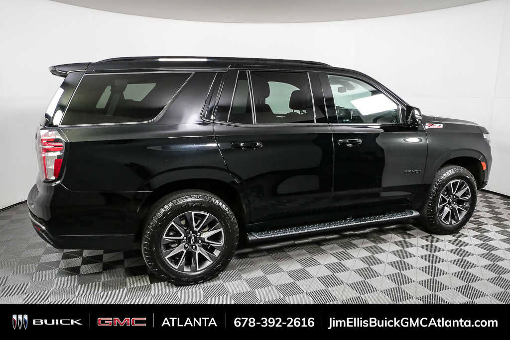 Used 2022 Chevrolet Tahoe Z71 w/ Luxury Package AWD/4WD image 2