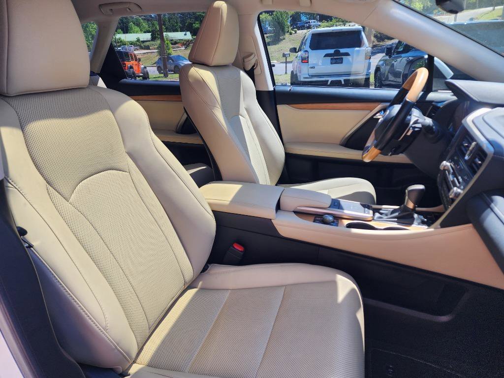 Used 2021 Lexus RX 350L Premium w/ Premium Package image 16