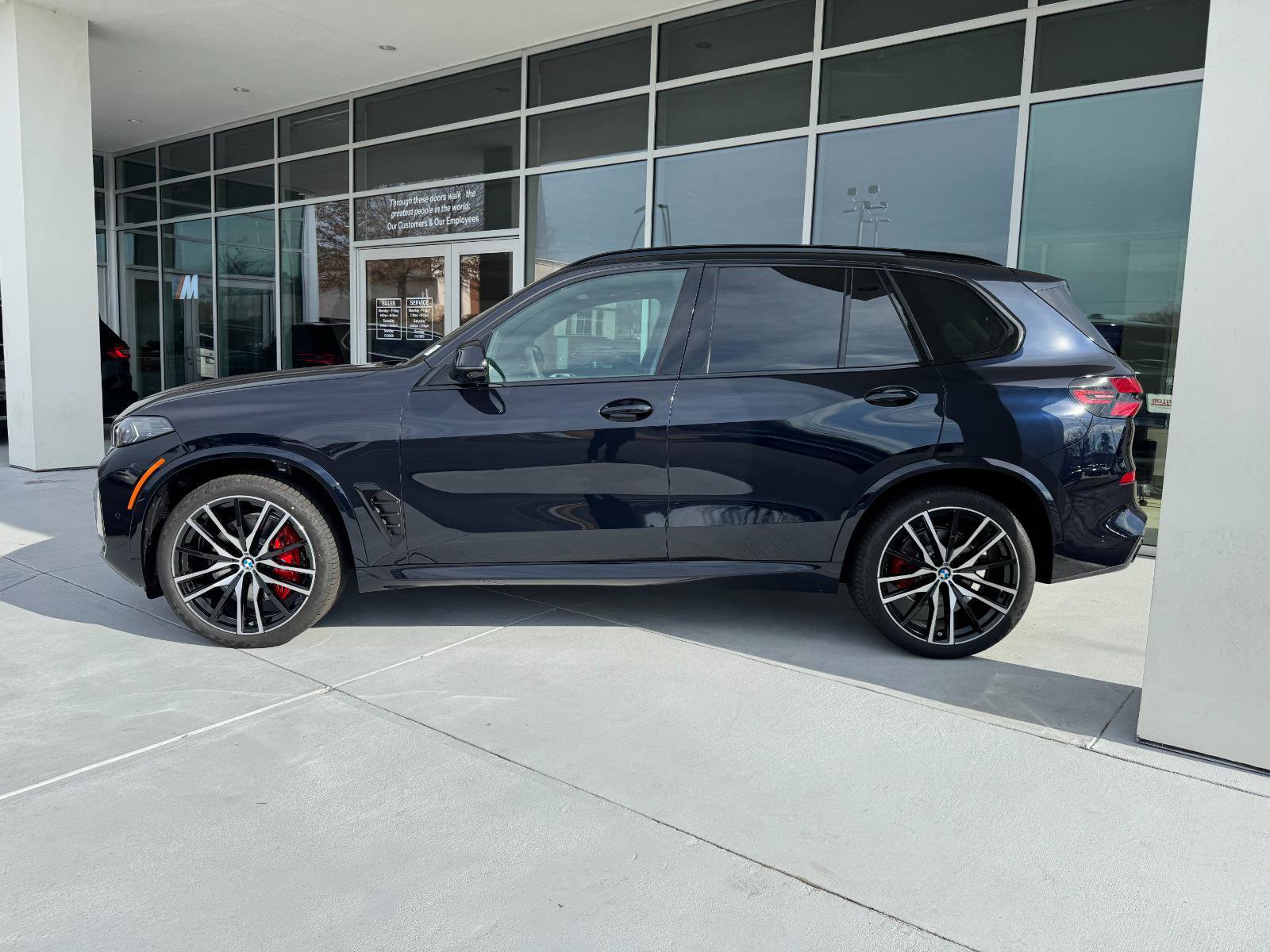 New 2026 BMW X5 sDrive40i image 3