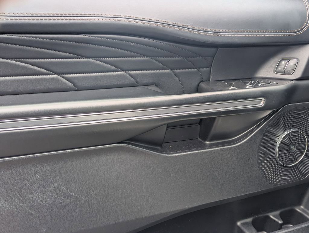 Used 2021 Ford Expedition Max Platinum image 12