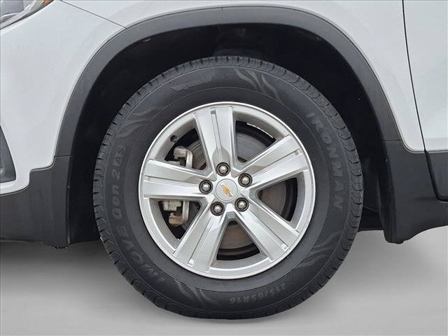 Used 2017 Chevrolet Trax LT w/ LT Convenience Package FWD image 29