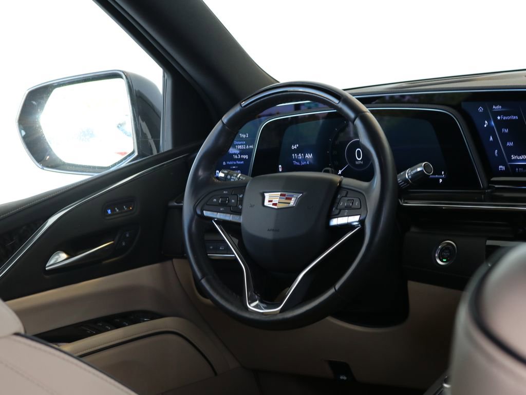 Used 2024 Cadillac Escalade Premium Luxury AWD/4WD image 40