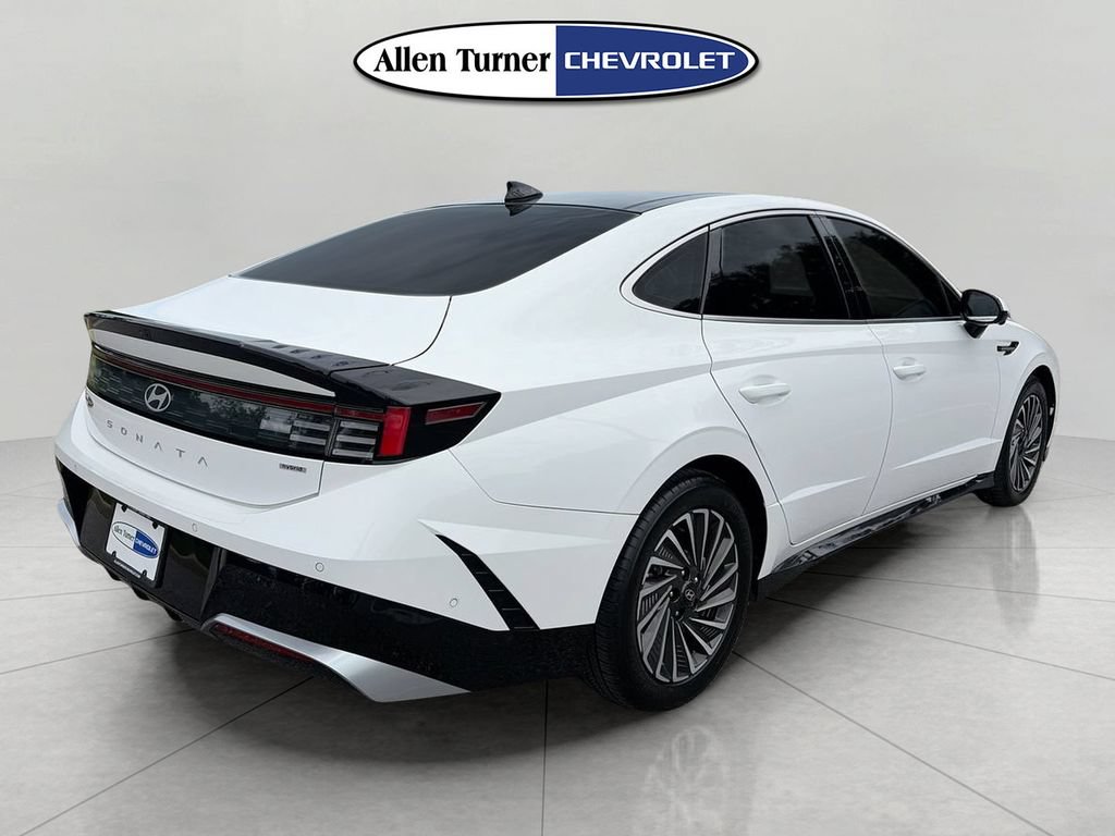 Used 2025 Hyundai Sonata Limited FWD image 4