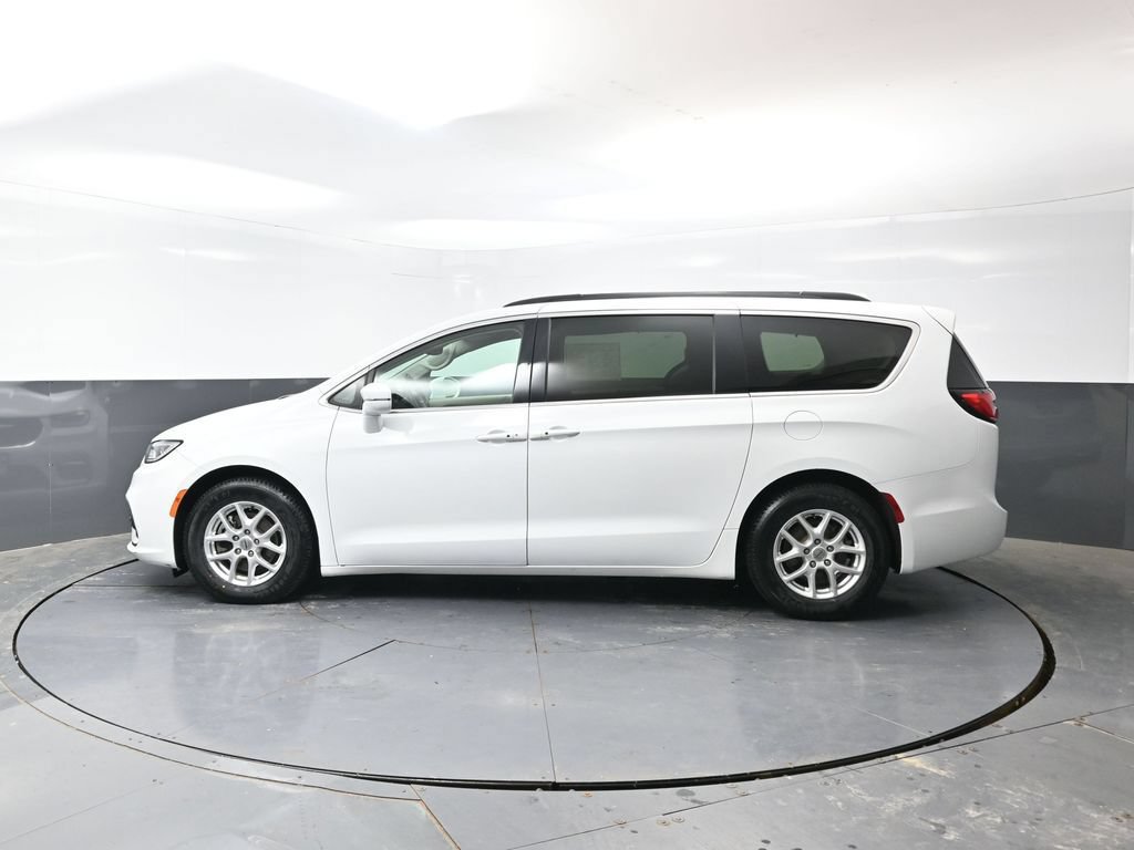 Used 2022 Chrysler Pacifica Touring-L FWD image 8