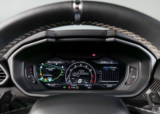 Used 2022 Lamborghini Urus image 21