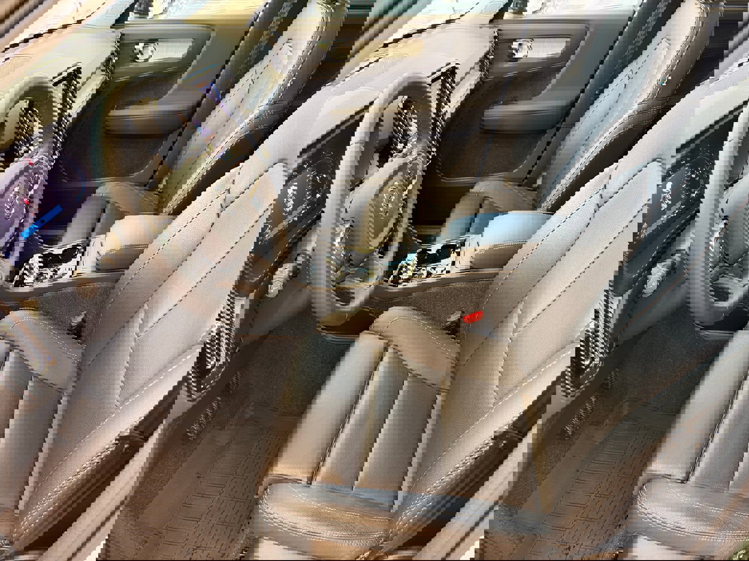 Certified 2025 Volvo XC40 B5 Plus image 14