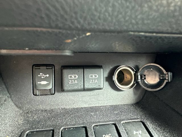 Used 2019 Toyota Highlander XLE AWD/4WD image 37