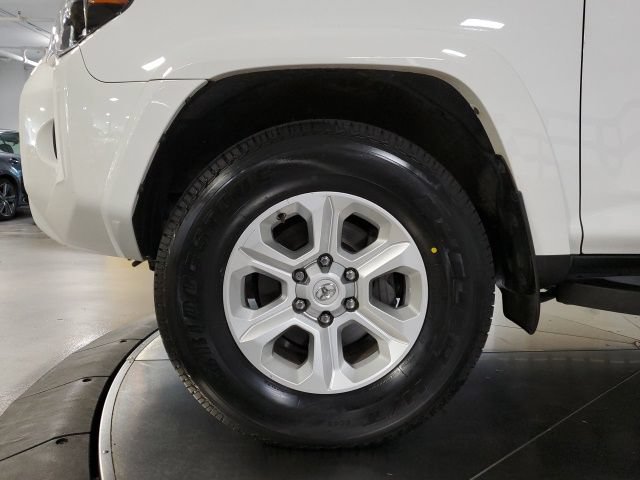 Used 2024 Toyota 4Runner SR5 Premium w/ Moonroof Package AWD/4WD image 38